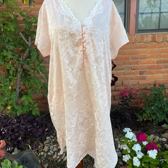 Bali Intimates & Sleepwear Vintage Bali Large Pink Nightgown Poshmark